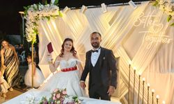 Sağlık camiası bu düğünde buluştu: Metin ve İrem bir ömür boyu mutluluğa evet dedi