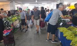 Kuşadası semt pazarında vatandaş isyanda