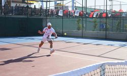 Kuşadası’nda Zafer Bayramı coşkusu tenis turnuvasıyla kutlanıyor