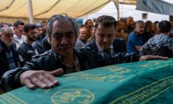 Feci kazada hayatını kaybeden anne, baba ve oğullarına veda