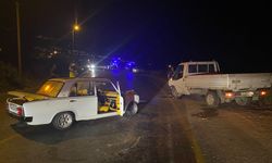 Bozdoğan’da korkunç kaza: Otomobilde sıkışan mühendis yaralandı