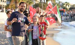 Kuşadası’nda ‘Sumud Filosu’na’ destek etkinliği yapıldı
