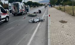 Tırın çarptığı motosikletteki iki genç hayatını kaybetti