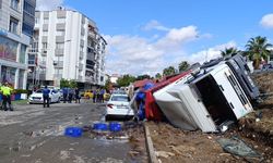 Kontrolden çıkan tır yan yola uçtu: 2 araç ezildi