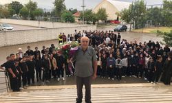 Nazilli'de duygusal anlar: 40 yılını aynı okula adayan öğretmene duygusal veda