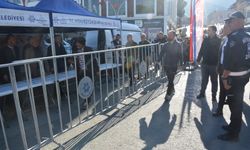 Başkan Arıcı, Büyükşehir standını selamladı: "Eskiden biz dağıtırdık"