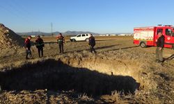 Dört metrelik çukura düşen keçi itfaiyece kurtarıldı