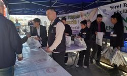 Aydın Büyükşehir Kuşadası'nda 'Ata tohumu fidesi' dağıttı