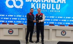 Eğitim-Bir-Sen Aydın Şubesi’nden büyük başarı: Genel Başkan Yalçın’dan teşekkür plaketi