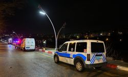 Otomobil şarampole devrildi; 2 ölü , 1 yaralı