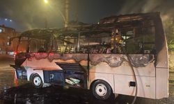 Servis otobüsü alev alev yandı