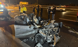 Otomobil tırın altına girdi: 2 ölü 1 ağır yaralı