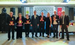 Aydın Lisesi mezunları, öğrenciler için yemekte buluştu