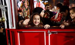 Didimliler yeni yıl coşkusuna meydanda kutluyor