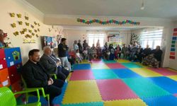 Efeler’de Kur’an’a geçen minik öğrenciye anlamlı kutlama