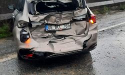 Germencik’te yol kayganlaştı, kaza geldi