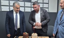 Rektör Kent'ten Başkan Özmen'e doğum günü sürprizi