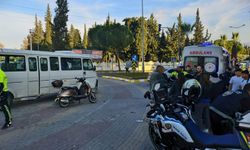 Nazilli'de minibüs ve iki motosiklet çarpıştı; 2 yaralı