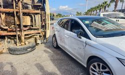 Nazilli'de yürekler ağza geldi: İş makinesi yüklü kamyon devrildi