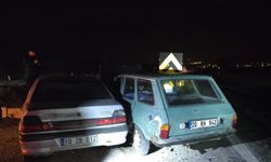 İki otomobil çarpıştı; 2 yaralı