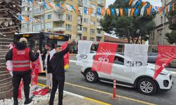 Aydın'da CHP'liler sokağa indi: Parti bayraklarını astı