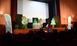 Başkan Çerçioğlu Sökeli çocukları tiyatro ile buluşturdu
