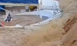 Davutlar'da balıkçı tekneleri sular altında kaldı