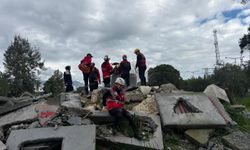 Ekipler enkaz başında ter döktü: Aydın'da gerçeğini aratmayan senaryo