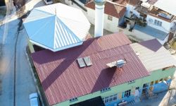 Koçarlı’da gizli kahraman dokunuşu: Caminin kapı ve çatısı yenilendi