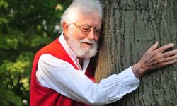 Kuşadası Dağ Çilekleri 'Toprak Dede'yi vefatının 6'ncı yılında yalnız bırakmadı