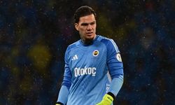 Ünlü kalecinin eşi ve çocuğu, Kuşadası'nda