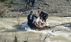 Kaybolan kadın dere yatağında ölü bulundu