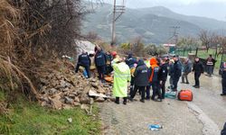 Aşırı yağmurlardan istinat duvarı çöktü: 1 ölü