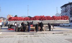 İncirliova'da 30 ton soğan hayrı, 30 dakikada dağıtıldı