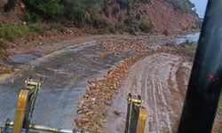 Karacasu Belediyesi, yağmur sonrası oluşan olumsuzluklara müdahale etti