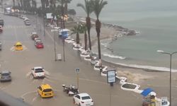 Kuşadası'nda kara deniz ile birleşti