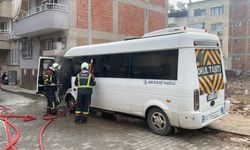 Nazilli'de panik: Servis aracı alevlere teslim oldu