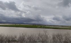 Söke'de mahalleler tahliye edildi, ova göle döndü