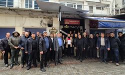 Aydınlı muhtarlardan CHP İl Başkanlığı'na siyah çelenk