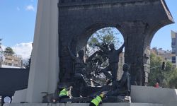 Çerçioğlu’nun dev projesi hız kazandı: Kavşaktaki anıt kaldırılıyor