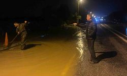 Sağanak yağış Yenipazar'ı olumsuz etkiledi