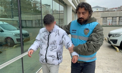 Yan bakma kavgasında 17 yaşındaki çocuk boynundan bıçaklandı