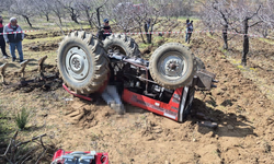 Emekli öğretmen traktör kazasında hayatını kaybetti
