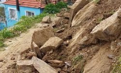 Aydın’da heyelan! Dağdan kopan kayalar yolları kapattı