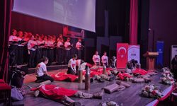 Aydın'da İstiklal Marşı'nın kabulü kutlandı: Öğrencilerin gösterisi büyük alkış aldı