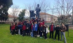 Aydın’da öğrenciler şehitleri andı