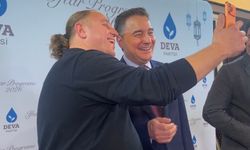 Babacan’dan Aydınlı öğrenciye tebrik mesajı