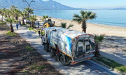 Büyükşehir ekipleri Sevgi Yolu’nu temizledi