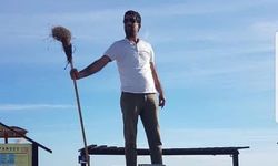 Didim'de ilginç olay: Denizler tanrısıyım diyerek, büste çıktı!