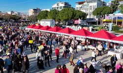 Didim’de Emekçi kadınlar pazarı kent meydanında açıldı